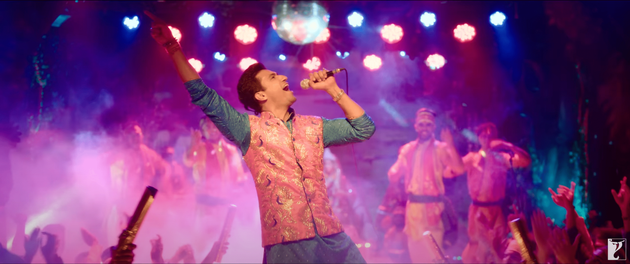 The great indian family movie review 4