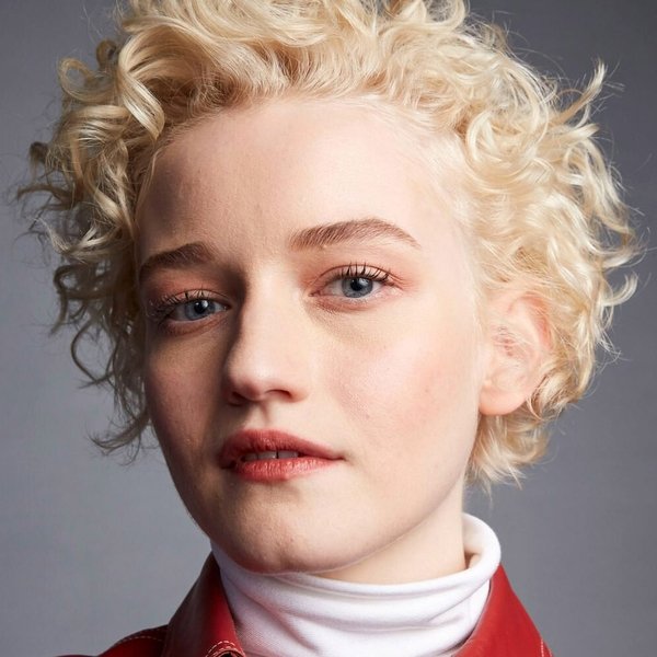 Julia-garner-13377